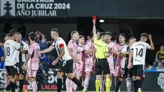 Ya se conoce el árbitro del domingo y este es el saldo del Oviedo con él: cero victorias, 16 amarillas y dos rojas