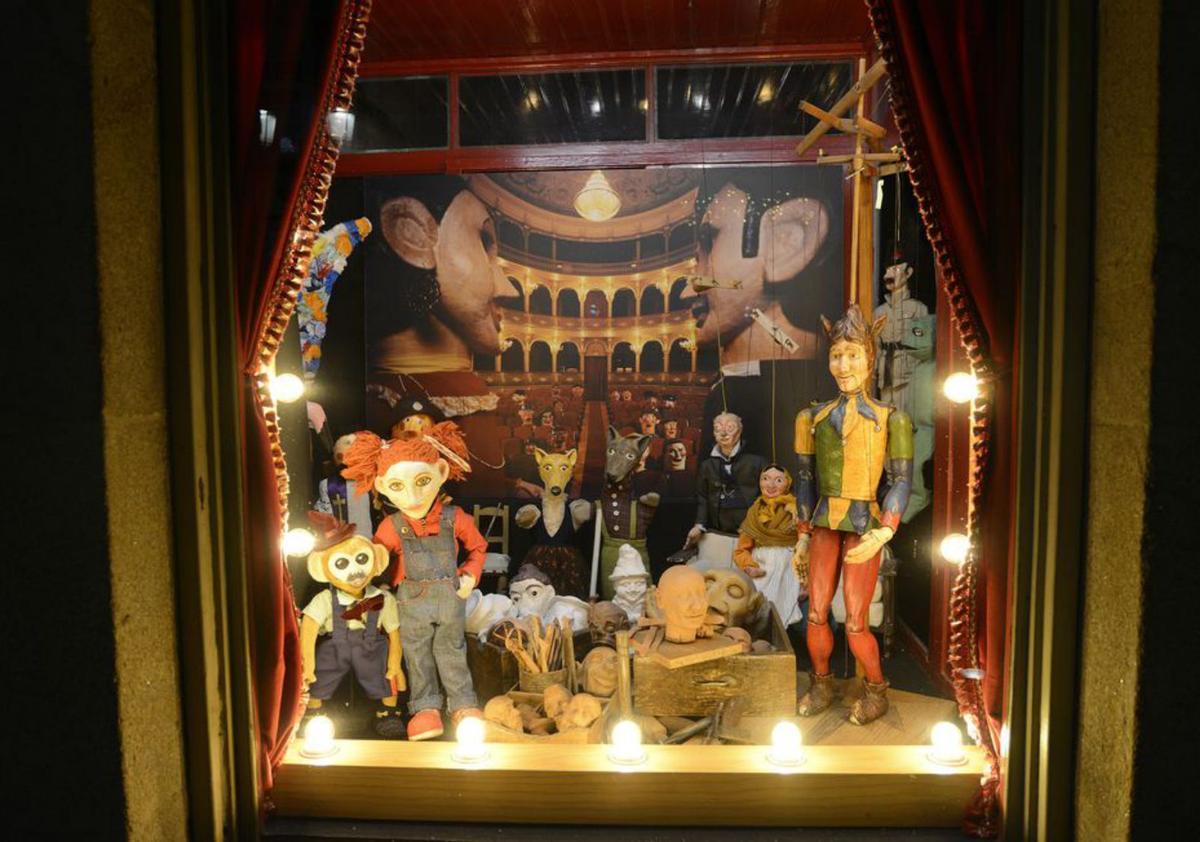 «Os Títeres» rinde tributo a Viravolta . |  Bernabé/Javier Lalín