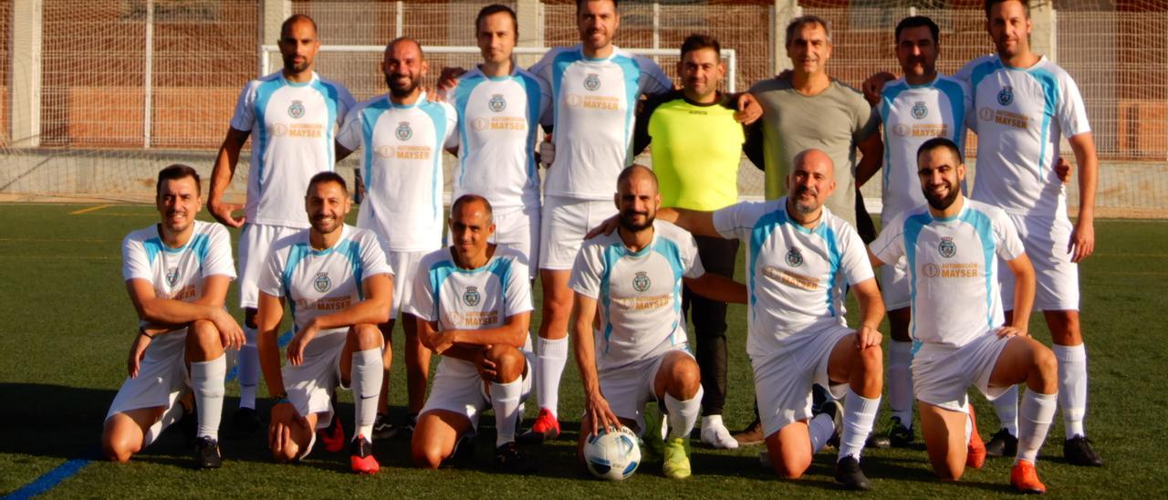 El equipo Acaip Mayser está formado por Andrés, Manolo, Manuel, Fernando, Julián, José Luis, Rubén y Remi (de pie); Alberto, Rafael, Domingo, Pedro, Manuel y Plácido (agachados).