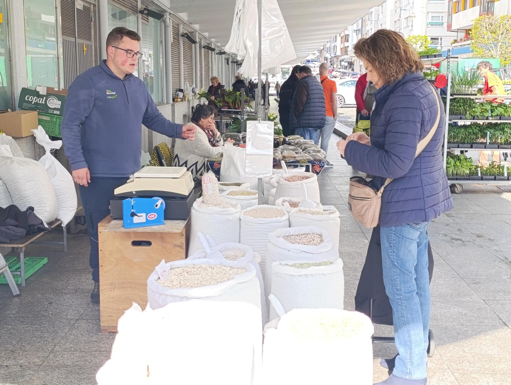 El mercado de alimentación de la Pola pide refugio