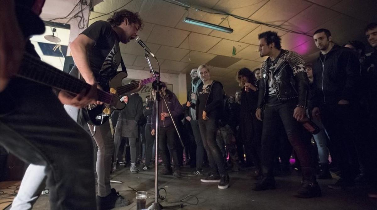 fcasals36726789 barcelona  30 12 2016  icult  concierto de metal extremo con170101154722