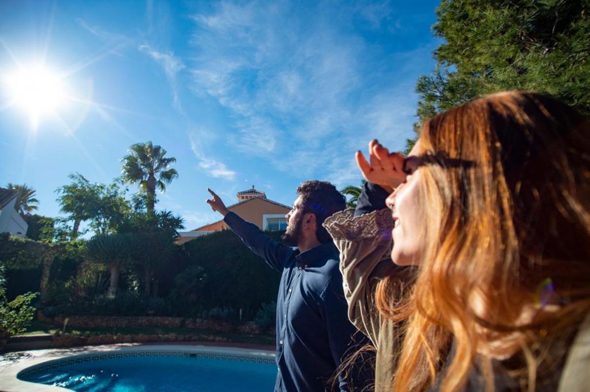 Los investigadores Eloy Peña y Elisa Simó, ayer, en Cartagena .