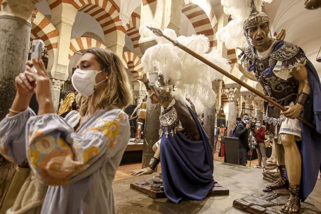 La exposición Arte y Cofradías en Córdoba en imágenes