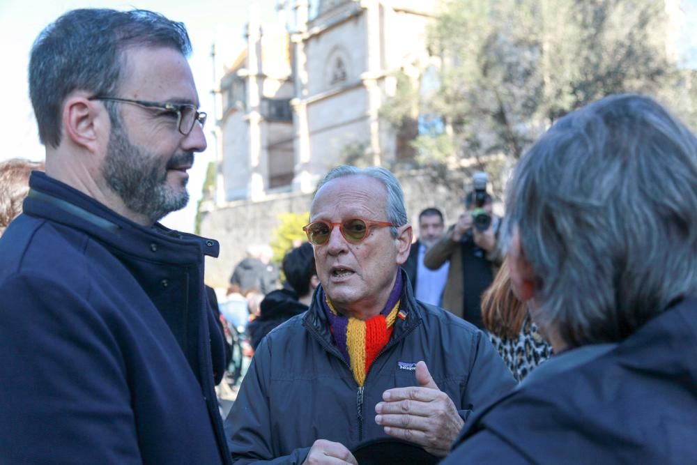 Un acto de dignidad ante Rosa Baño y Ramon Fuster