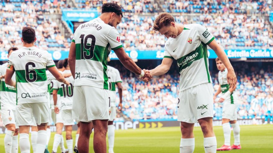De las lágrimas de Josan al orgullo de Mourad, así viven el ascenso los jugadores del Elche