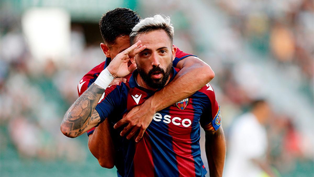 Morales, delantero del Levante, celebra el gol ante el Elche