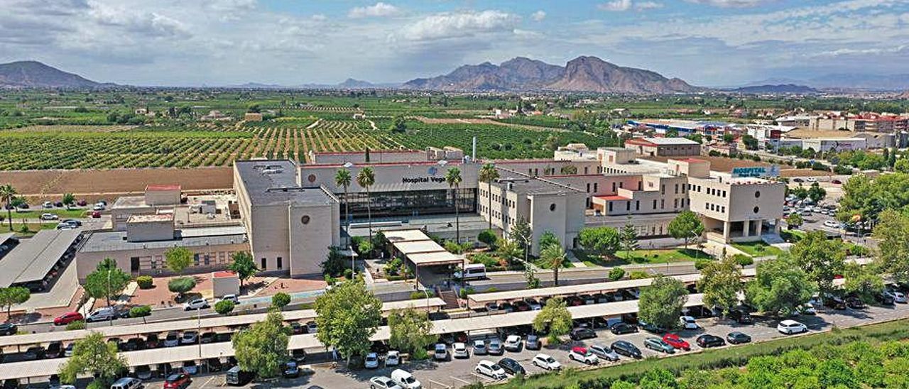 Imagen aérea del Hospital Vega Baja de Orihuela.  | TONY SEVILLA