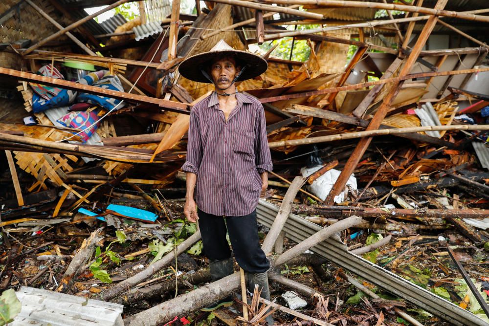 Tsunami amb desenes de víctimes a Indonèsia