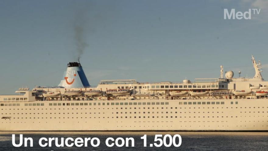 Un crucero con 1.500 pasajeros y 600 tripulantes atraca en Castelló