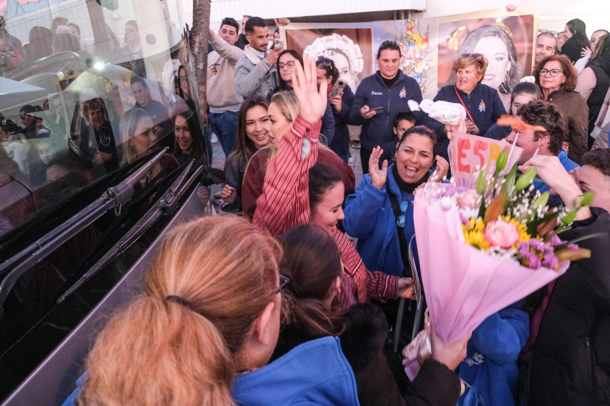 Así han recibido a las candidatas a Bellea del Foc a su llegada a Alicante tras sus convivencias en Murcia