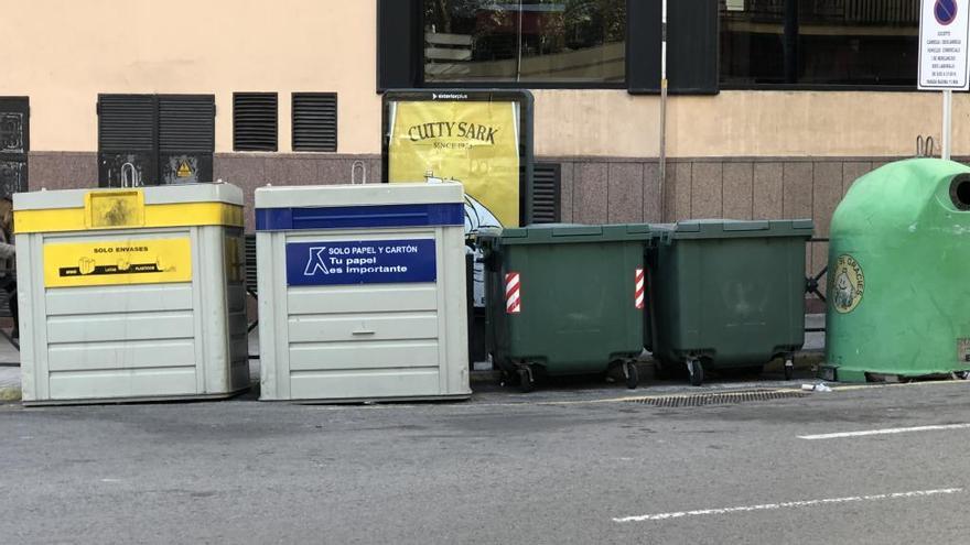 Contenedores de residuos en el casco urbano de Xàtiva