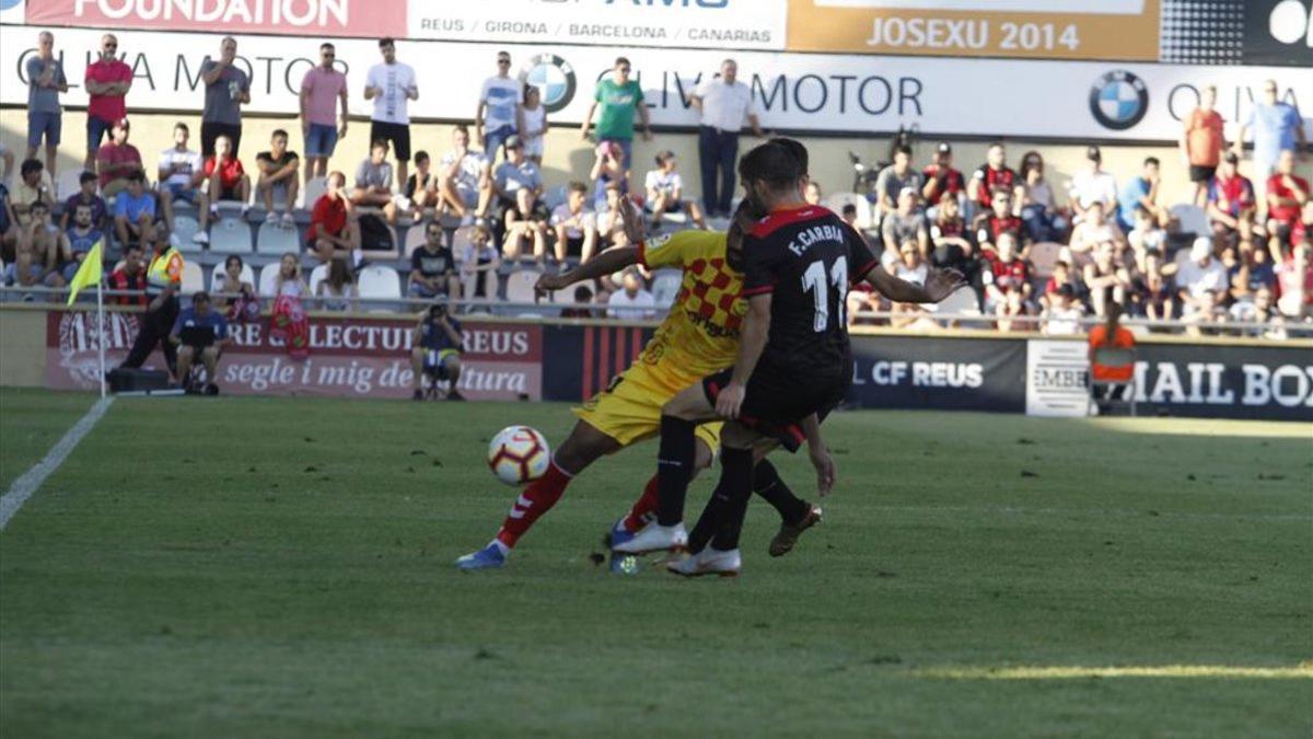 El césped del Municipal de Reus no está en su mejor estado