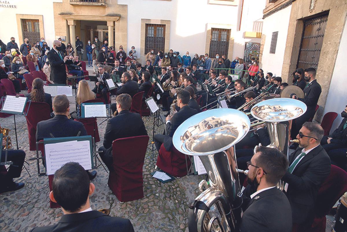 ESPERANZA CONCIERTO DE LA BANDA DE LA ESPERANZA, FORMACIÓN A LA QUE PERTENECE PABLO MARTÍNEZ, AUTOR DE ‘NOCHE BORDADA EN PLATA’.