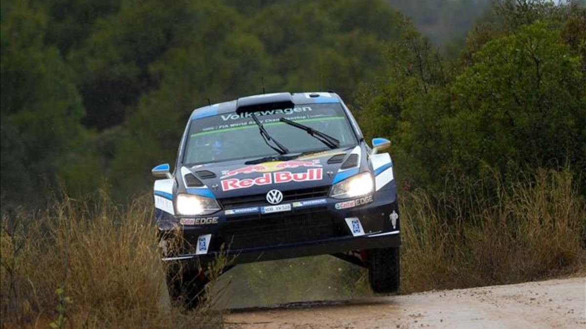 jviaplanafrench driver sebastien ogier and co driver julien161014123606