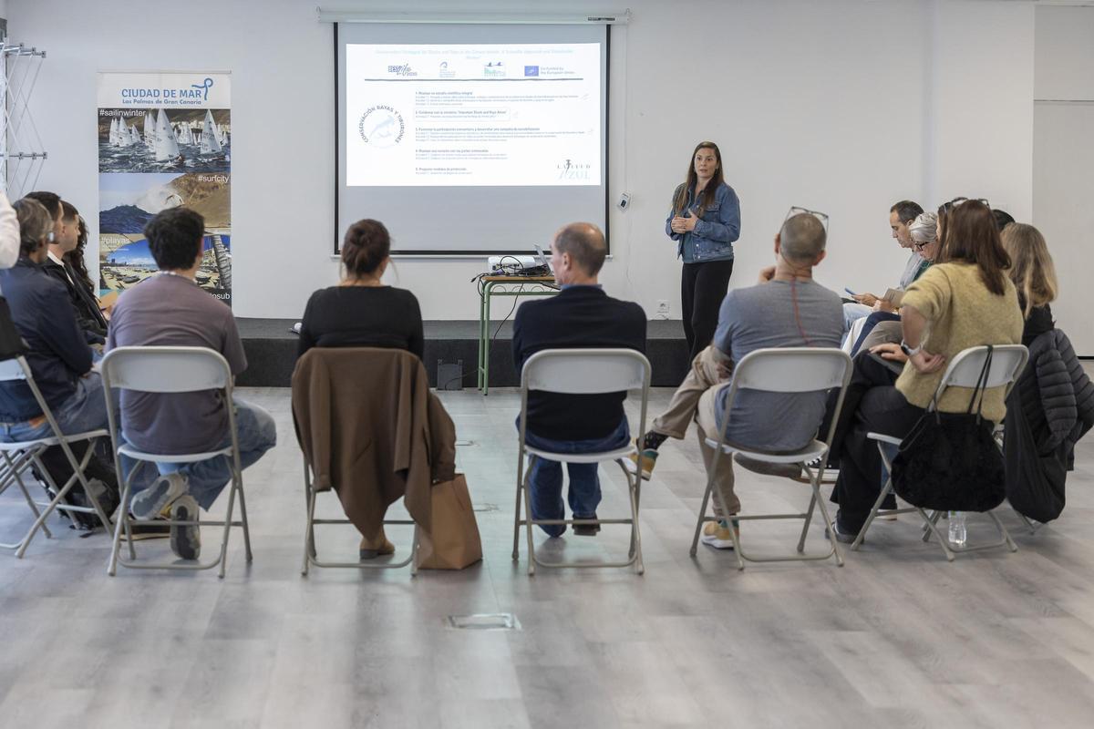 Reunión de la microárea de Las Canteras.