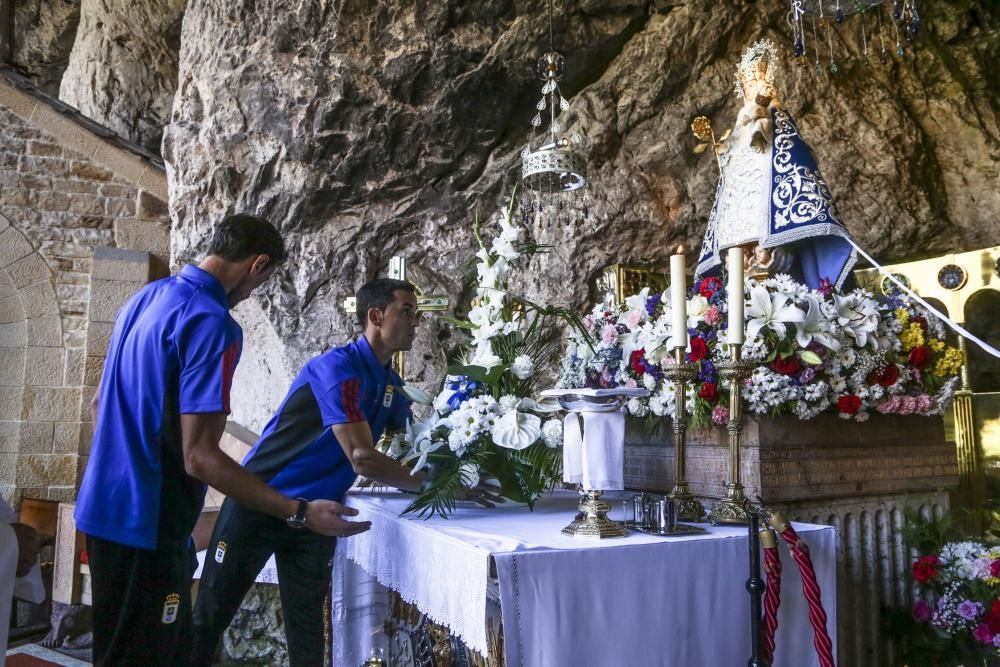 Ofrenda del Real Oviedo a la Santina