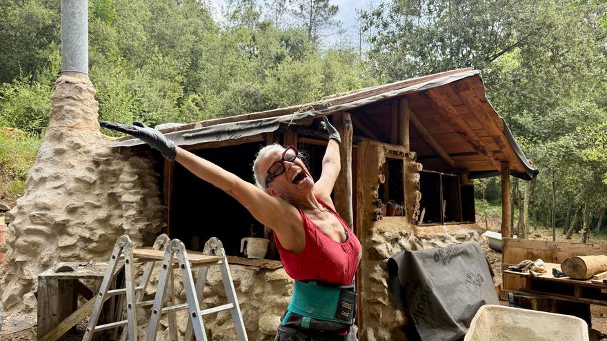 Setanta anys i fa cabanes amb les pròpies mans