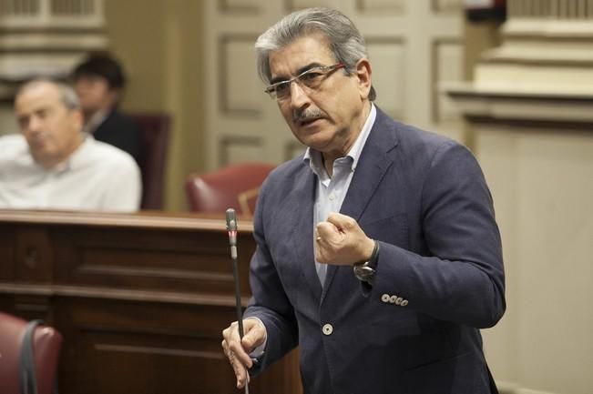 18/04/2017.CANARIAS POLITICA.Pleno del Parlamento de Canarias..Fotos: Carsten W. Lauritsen