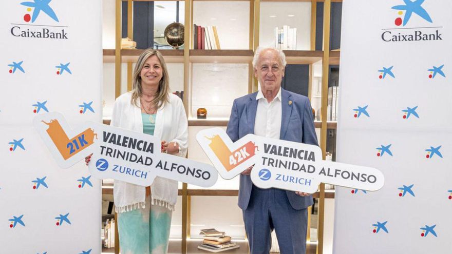 Olga García, directora territorial de CaixaBank, y Paco Borao. | MVTA