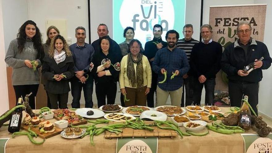 La &quot;fava&quot; de Benitatxell inspira tapas de sabores del mundo, helados y recetas vegetarianas y veganas