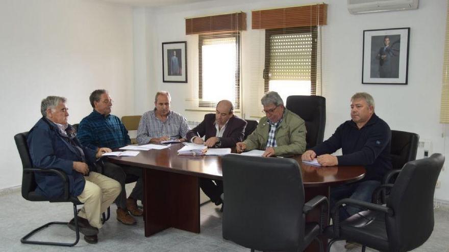 Sesión plenaria en el Ayuntamiento de Ferreras de Abajo