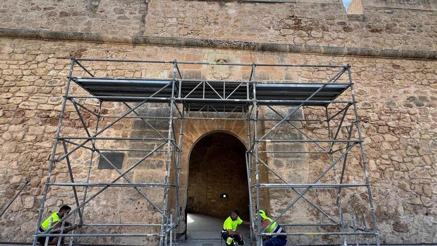 Santa Pola reabre el Castillo Fortaleza con andamios