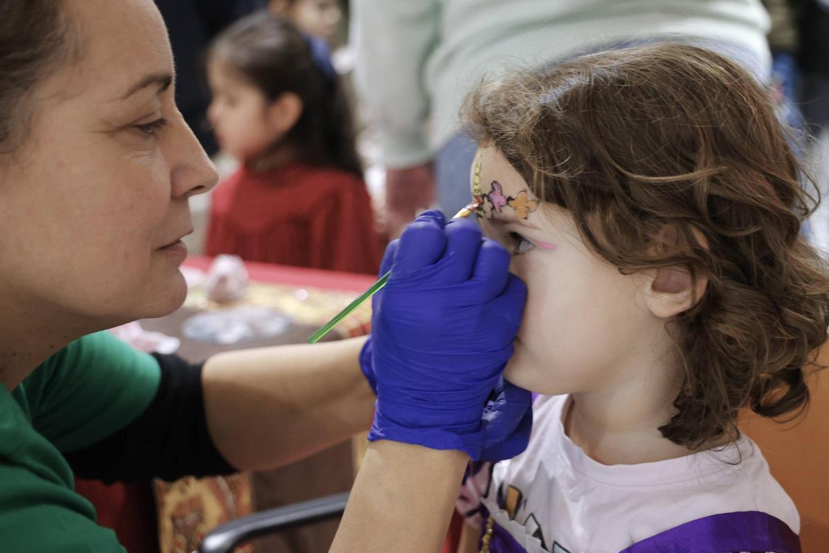 Los Reyes Magos fieles visitan a los pacientes del Hospital Provincial de Conxo Los Reyes Magos fieles visitan a los pacientes del Hospital Provincial de Conxo