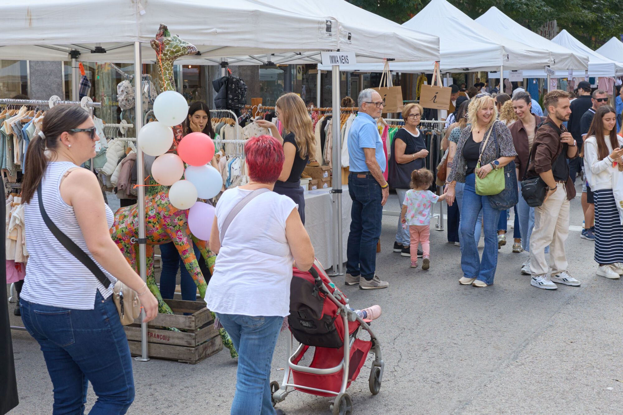 Botiga al carrer al c/ Migdia