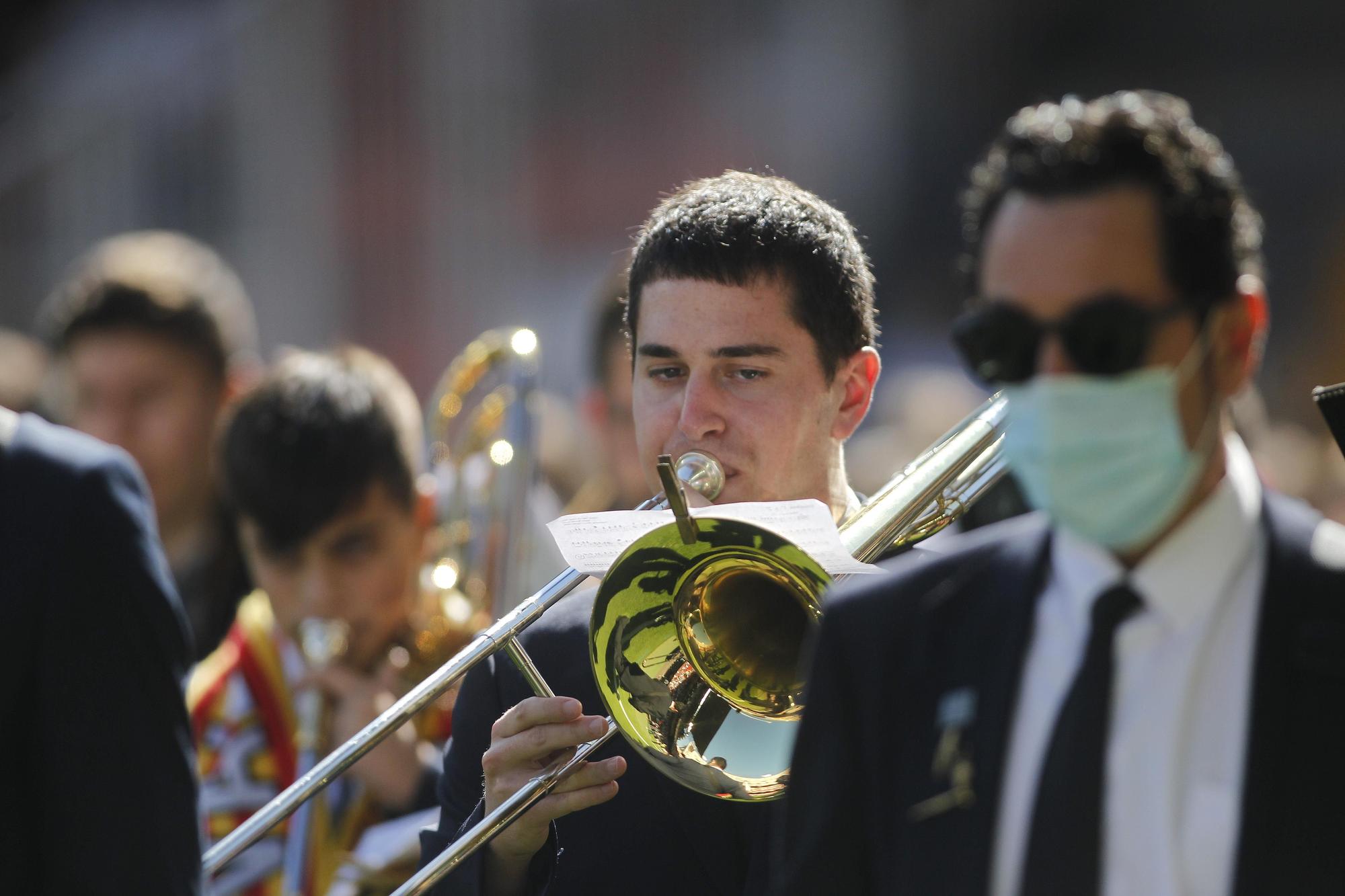 La Agrupació Musical Vernissa de Lloc Nou de Sant Jeroni tocó en Mestalla