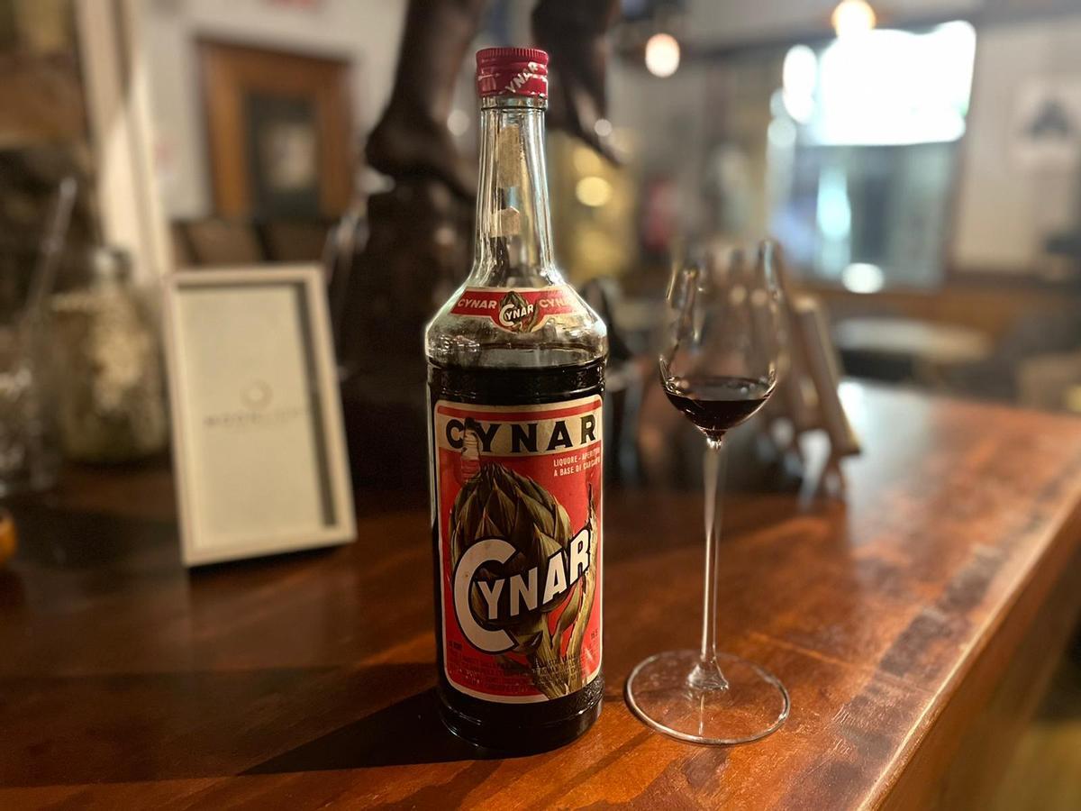 Botella de Cynar.