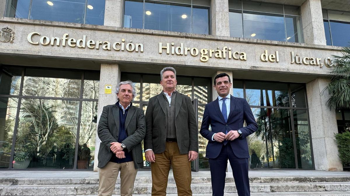El director general de Urbanismo, Miguel Ángel Ivorra, a la derecha, con el conseller Martínez Mus.