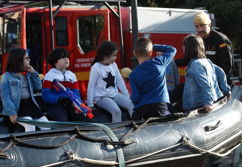 La Unidad Militar de Emergencias visita Posada de Llanera.