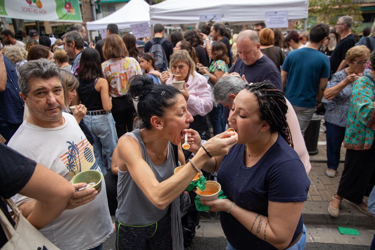 Éxito en la 18ª edición del Festival Sopes del Món, celebrado en la Marquesina de la Via Júlia, Nou Barris.