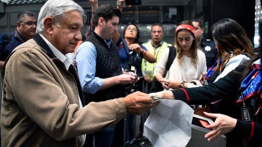 López Obrador desconcierta a la oposición con su estilo rompedor