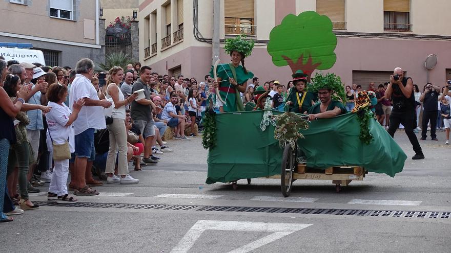 La baixada d’andròmines i els actes populars protagonitzen la Festa Major d’Avinyó