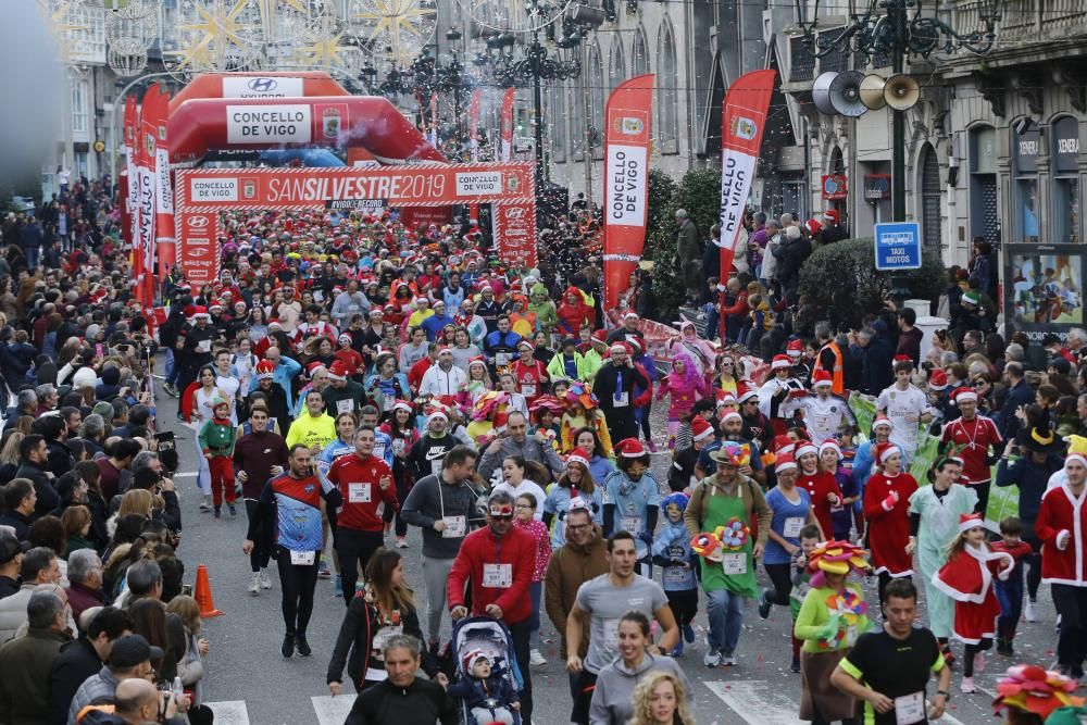 Miles de participantes celebraron el fin de año por el centro de Vigo