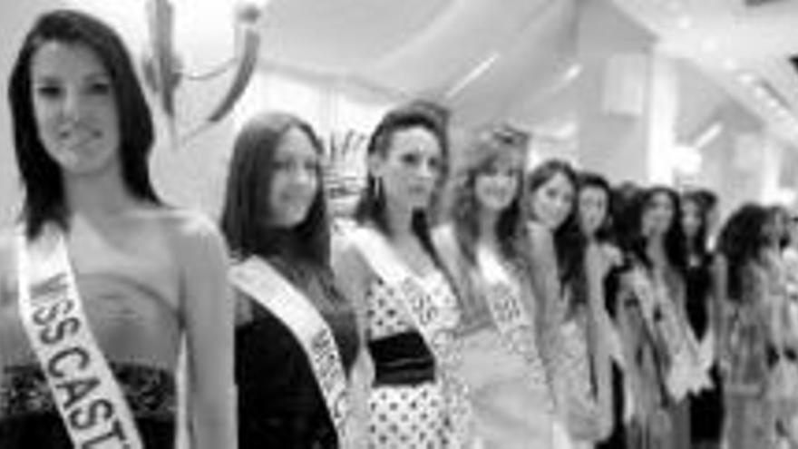 Los 104 guapos oficiales se miden en Miss y Míster España
