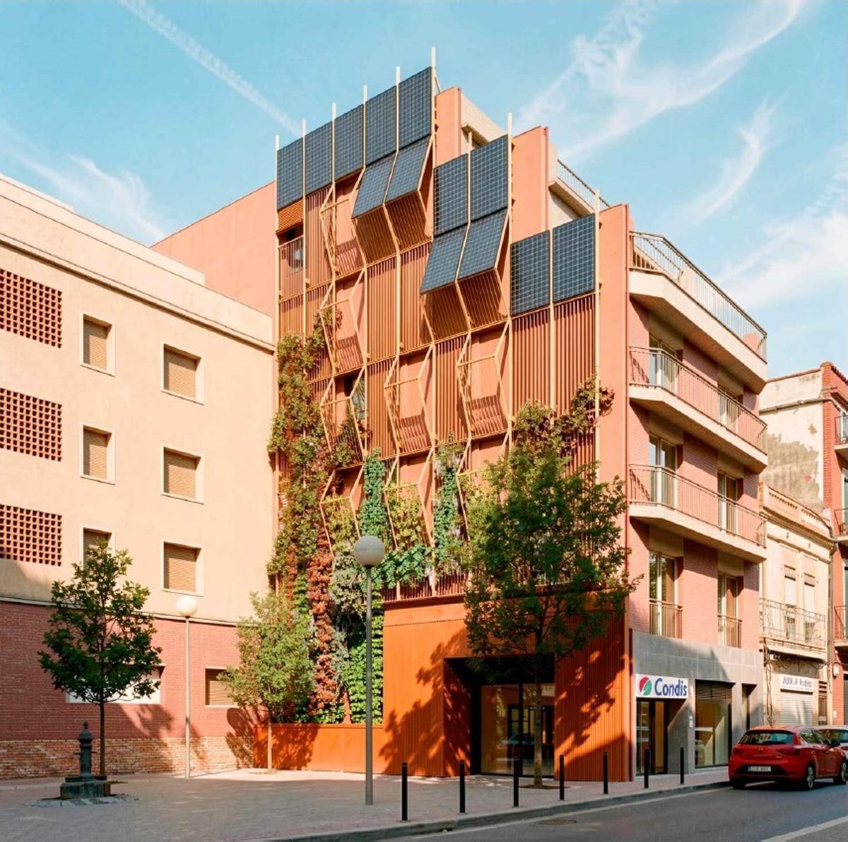Recreación de la pared medianera una vez reformada en la placeta Charlot, en el distrito de Nou Barris, en Barcelona.