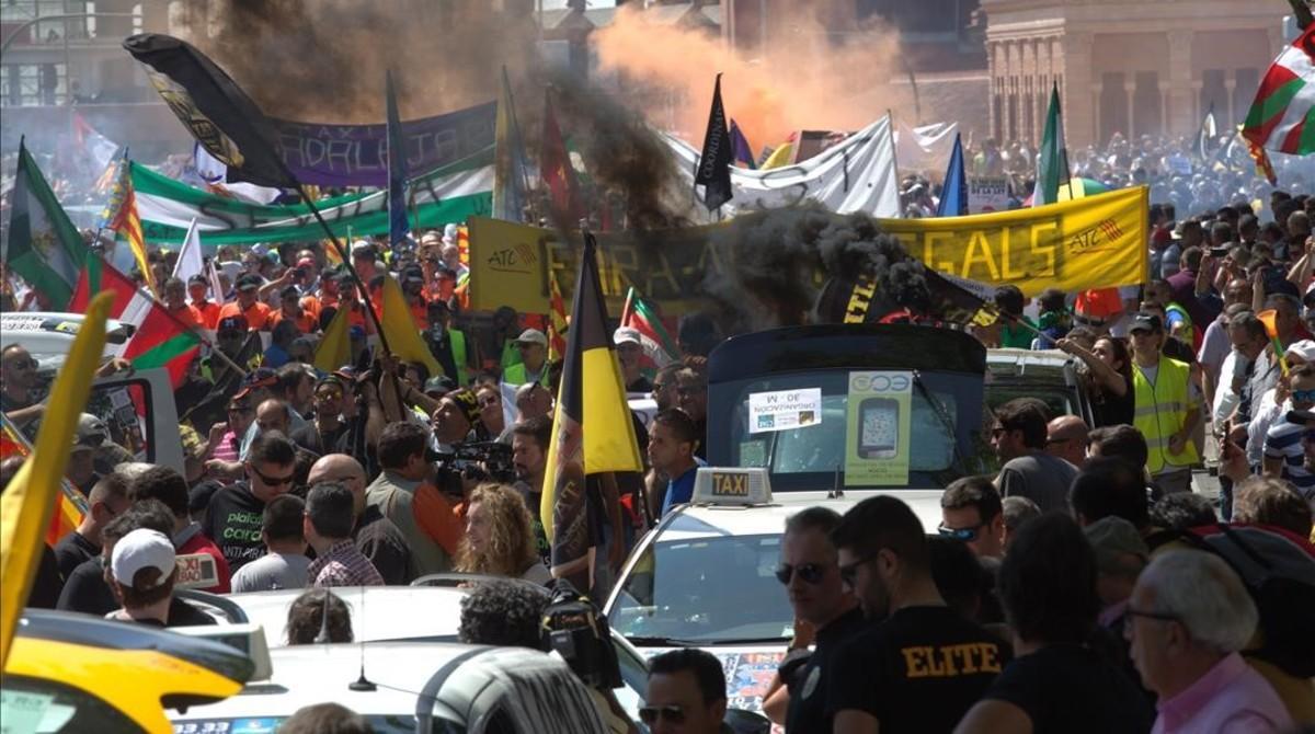 jgblanco38672493 madrid 30 05 2017 sociedad   manifestacion de taxistas en ma170530132422