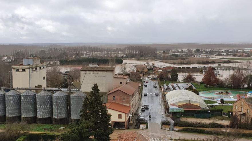 Efecto de las inundaciones de diciembre de 2019 en la zona de huertas de Benavente, donde el PGOU prohíbe la edificación por los riesgos de inundabilidad y fue construido el merendero ilegalmente.