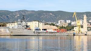 El buque de apoyo griego Iraklis, que ejerce de buque mando de la agrupación de la OTAN, en Palma de Mallorca.