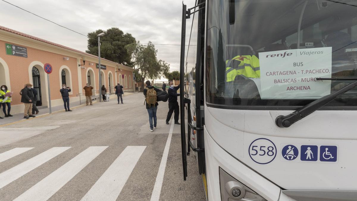 Solo un pasajero ha tomado el autobús a Archena