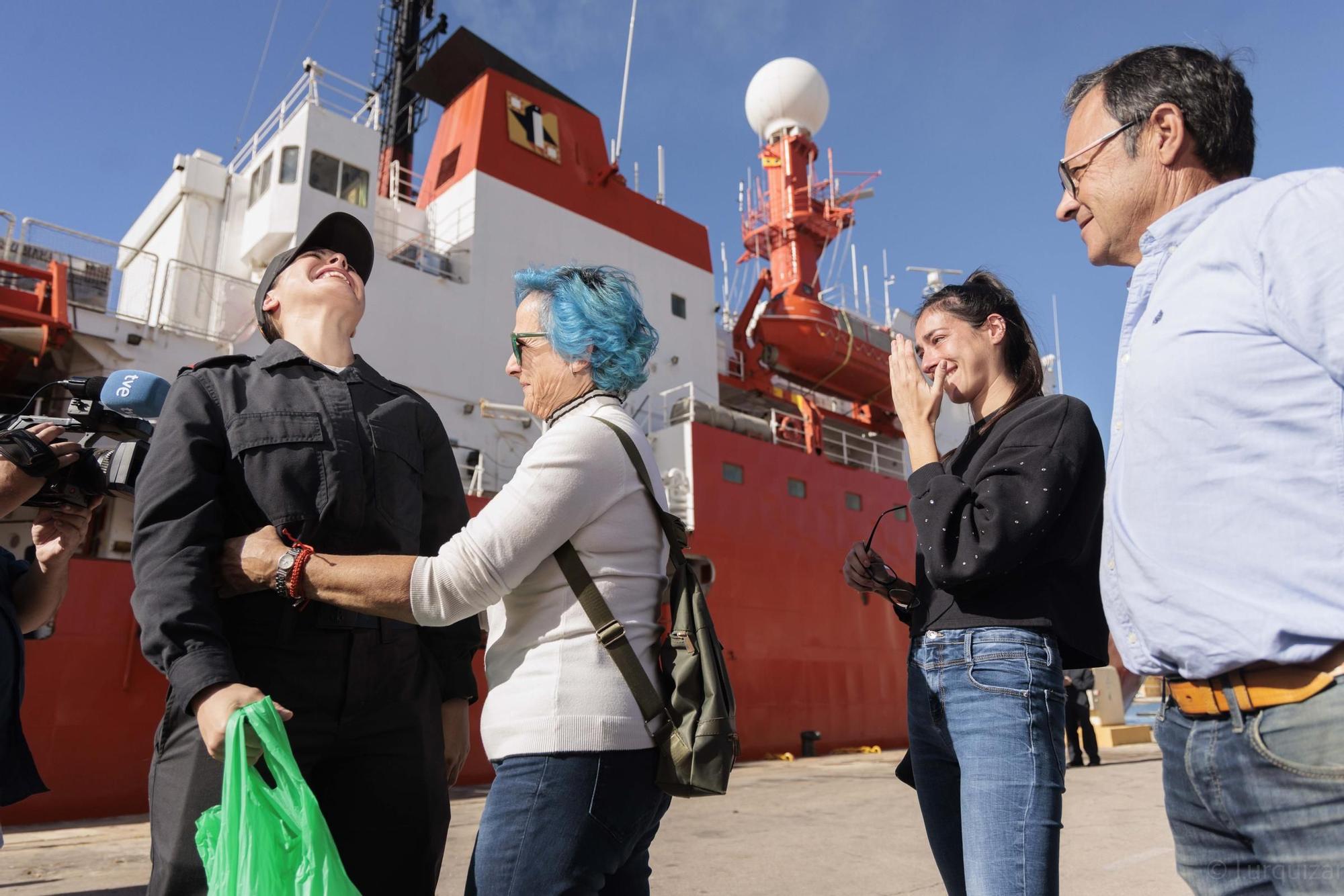 Las imágenes de la despedida del buque Hespérides en Cartagena
