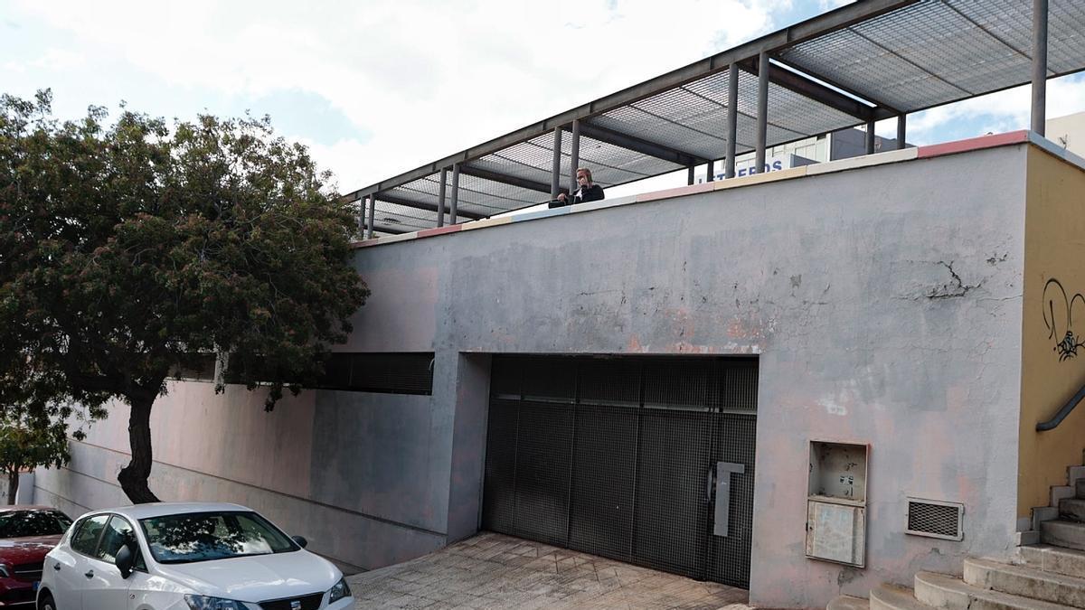 Calle Tamaduste, donde van a parar las escaleras de la plaza de Las Moraditas, cerca de donde defecan.