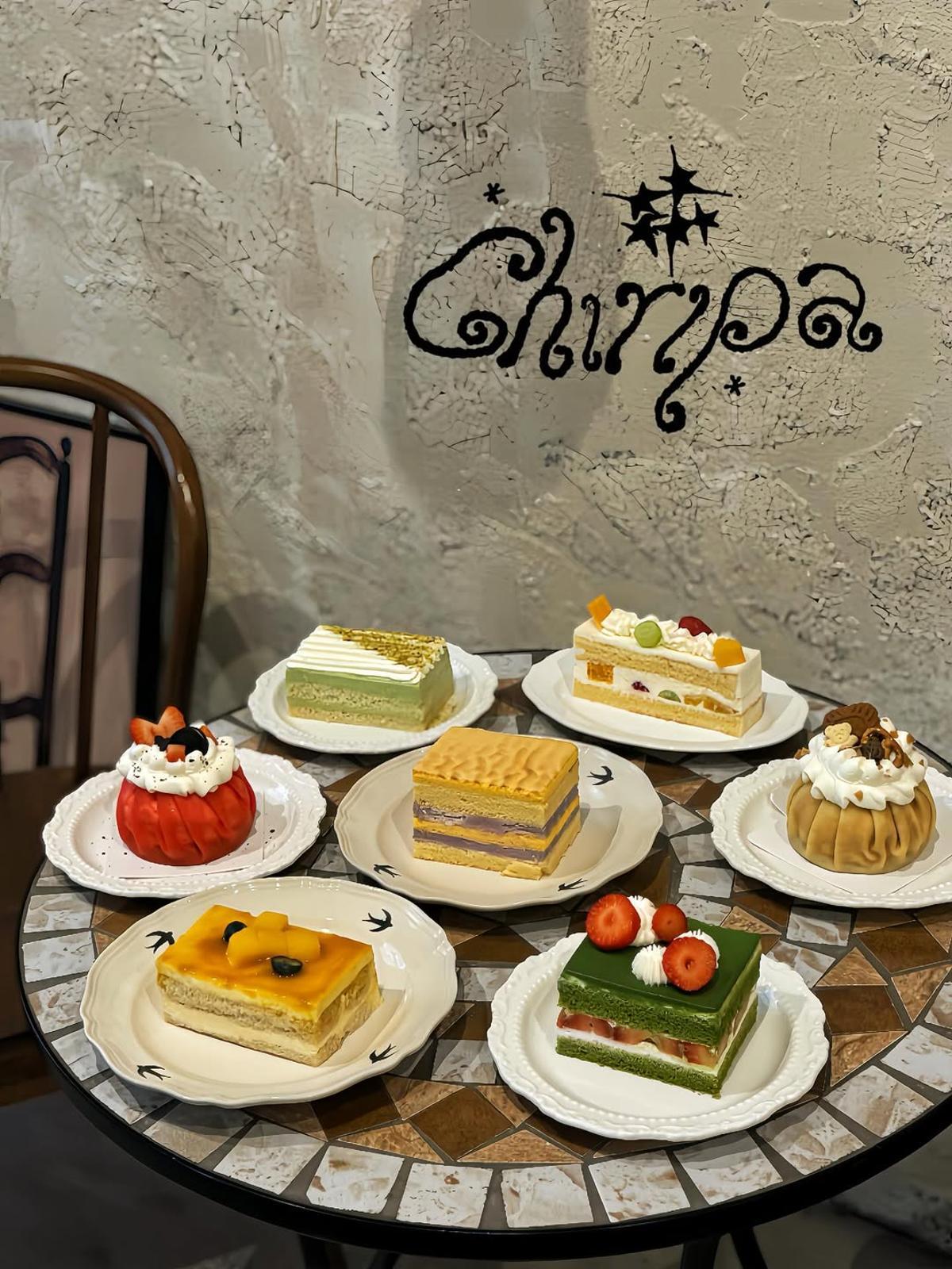 Con precios que rondan los 6 euros por porción, esta pastelería se especializa también en cafés recién molidos