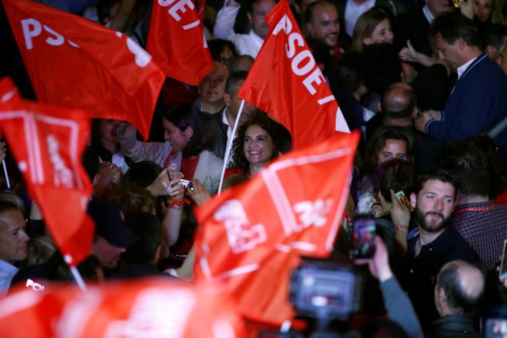 Las imágenes de la alegría del PSOE.