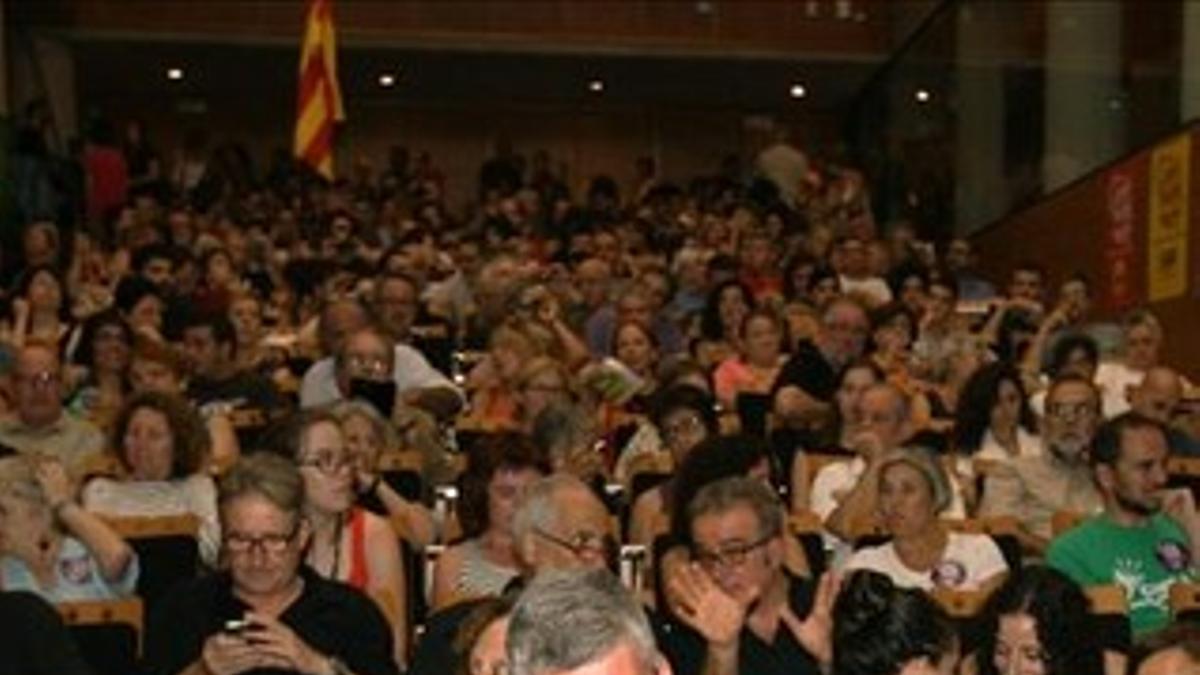 El candidato de la CUP al 27-S, Antonio Baños, y el diputado David Fernàndez, este domingo, 13 de septiembre, en Tarragona.