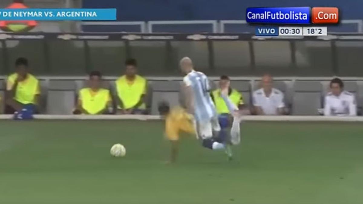 Neymar soportó el marcaje de Mascherano