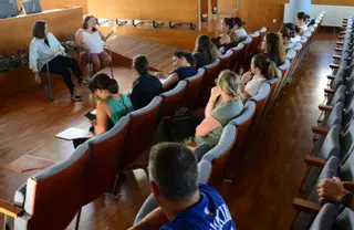 Concello y padres avalan el convenio por dos años con la Xunta por los comedores
