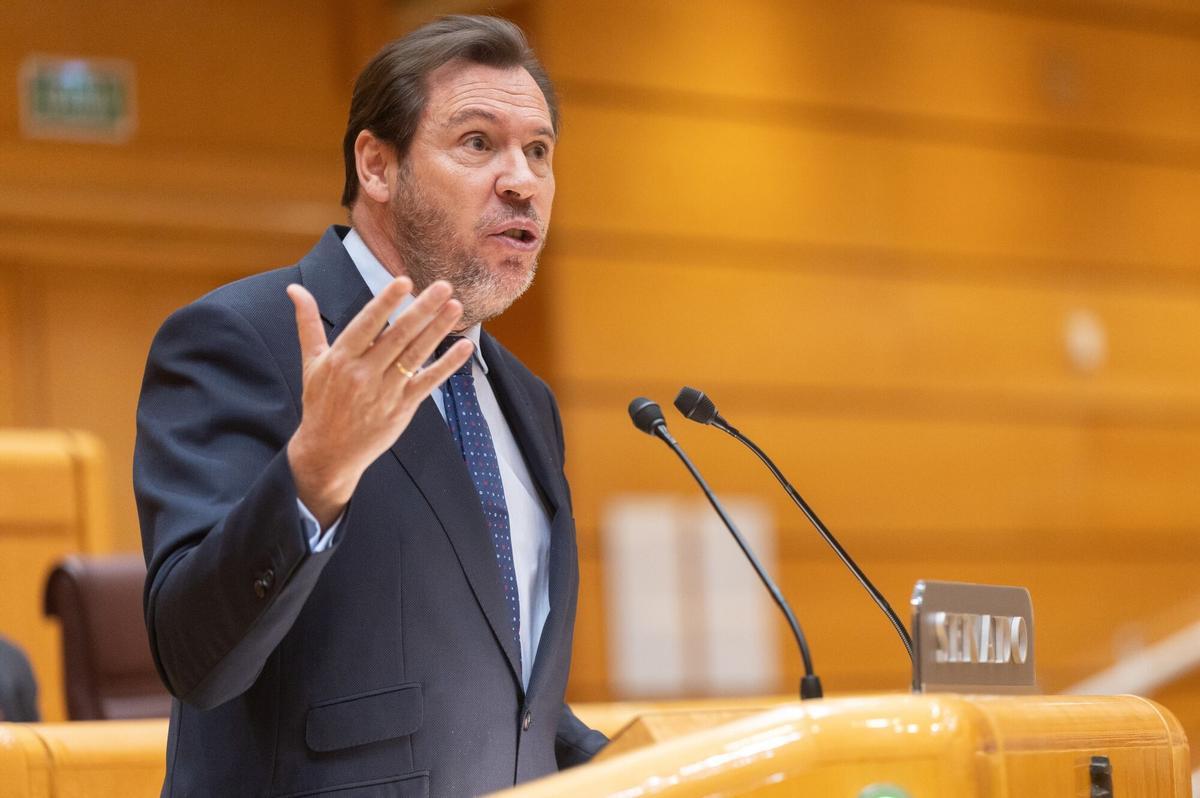 El ministro de Transportes y Movilidad Sostenible, Óscar Puente, comparece en el Senado el pasado jueves.